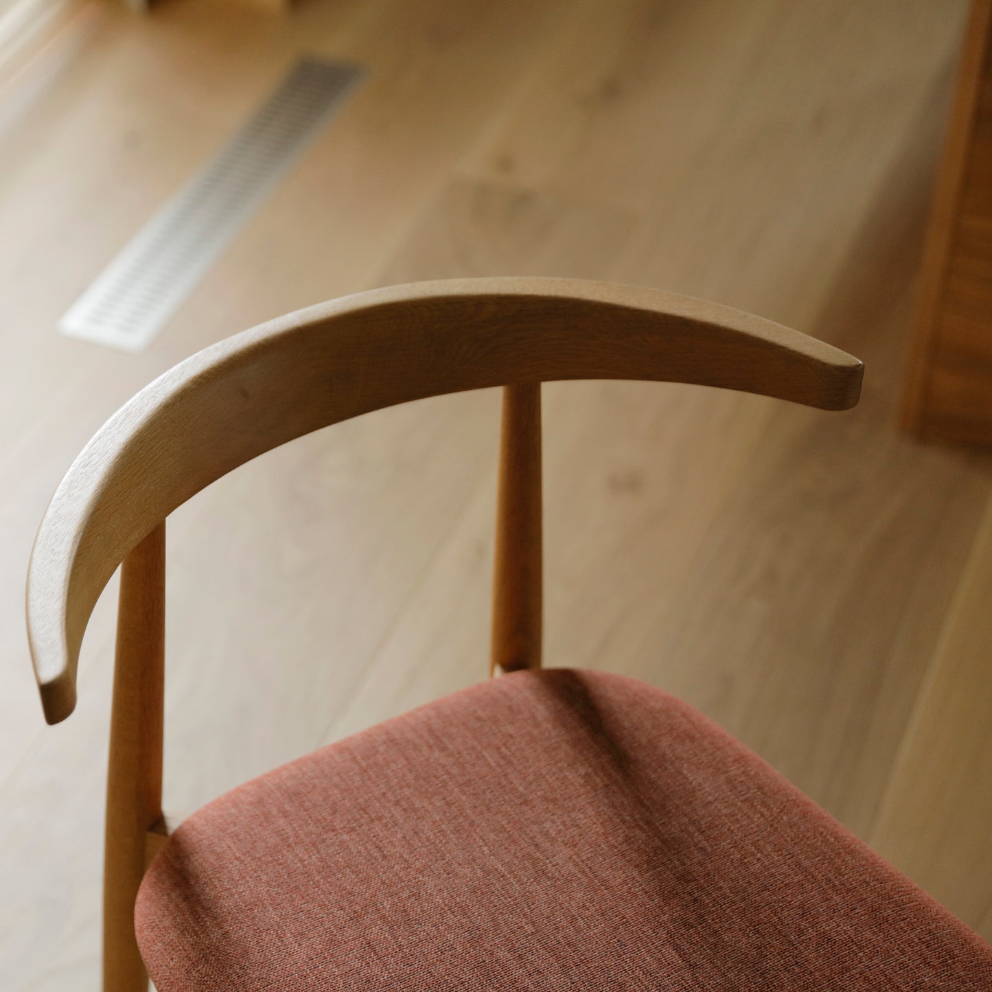 サン工房オリジナルダイニングチェア（布張り）