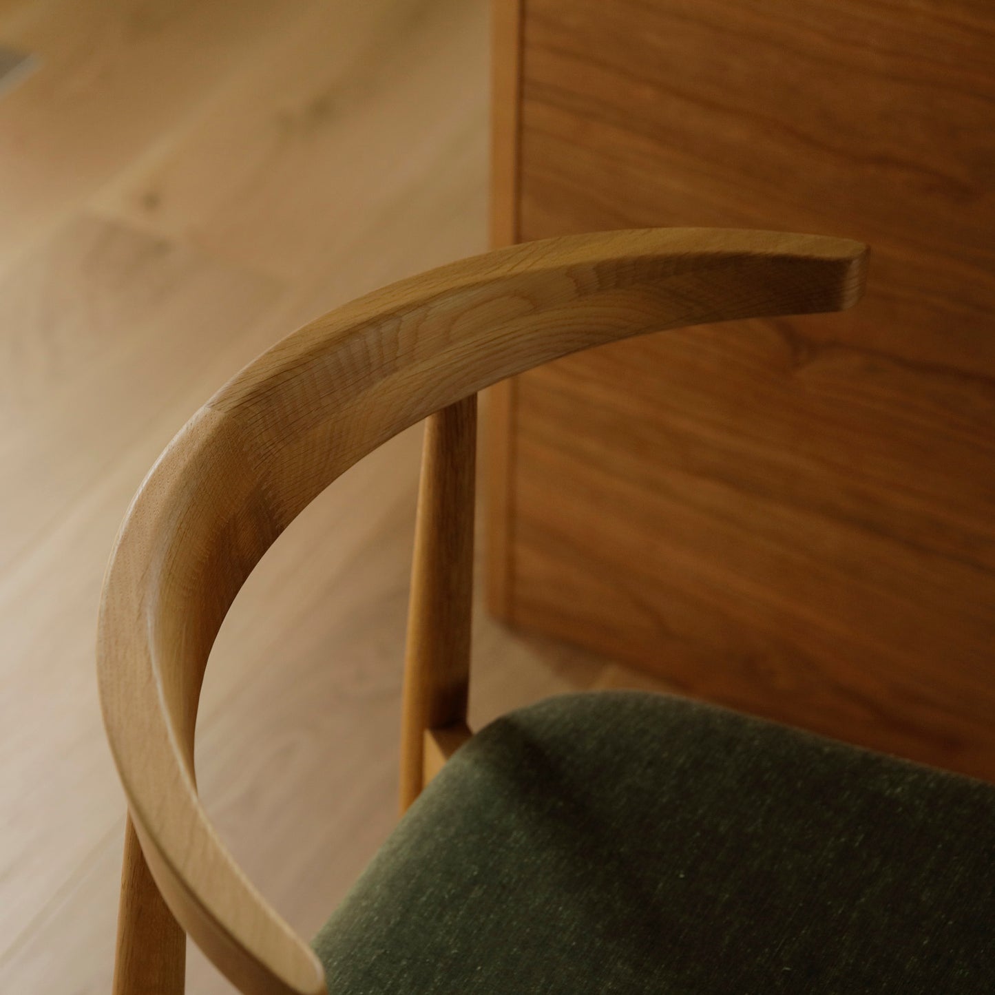 サン工房オリジナルダイニングチェア（布張り）